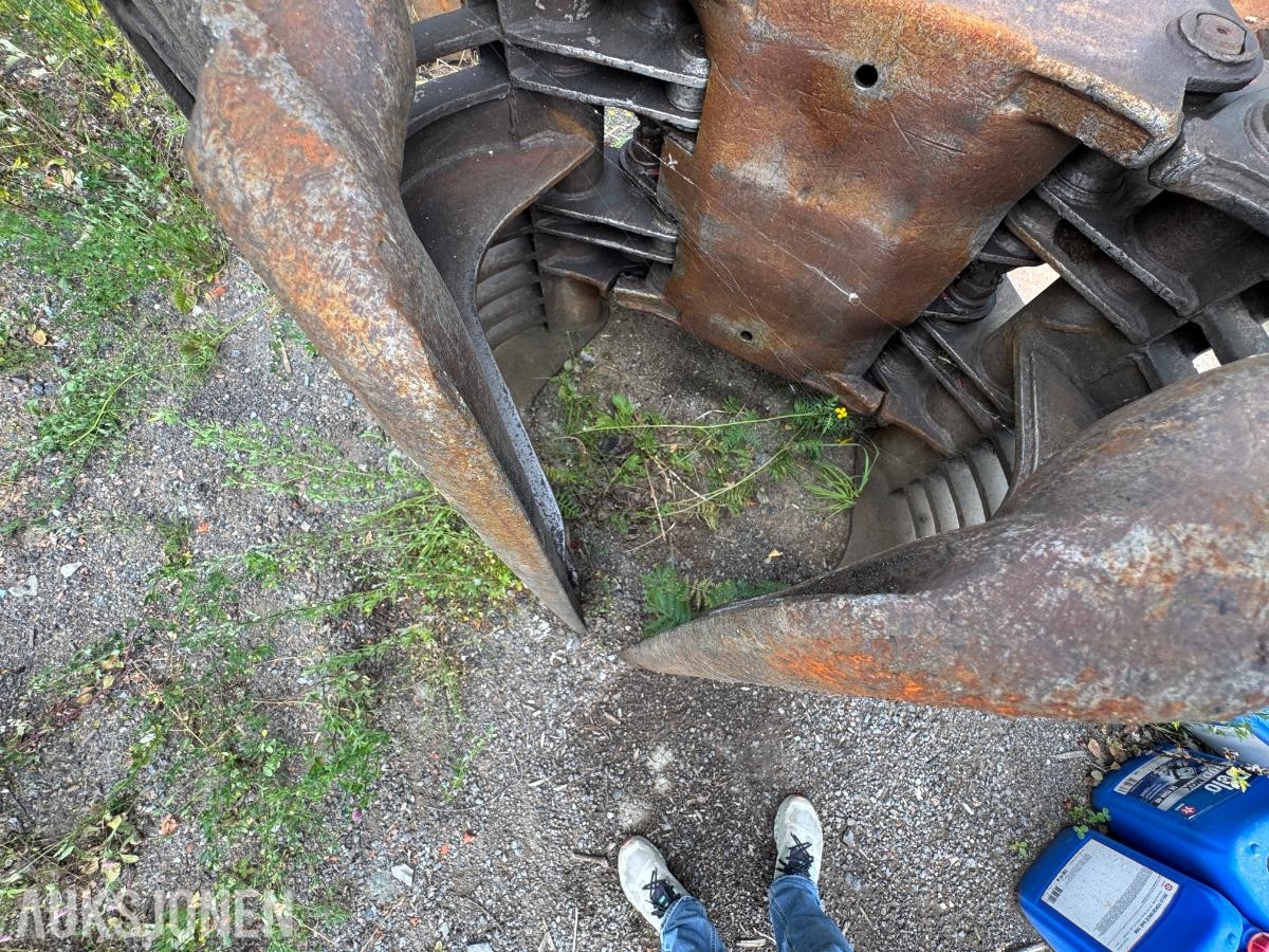 Sorteringsklype med OilQuick 80 med rotasjon