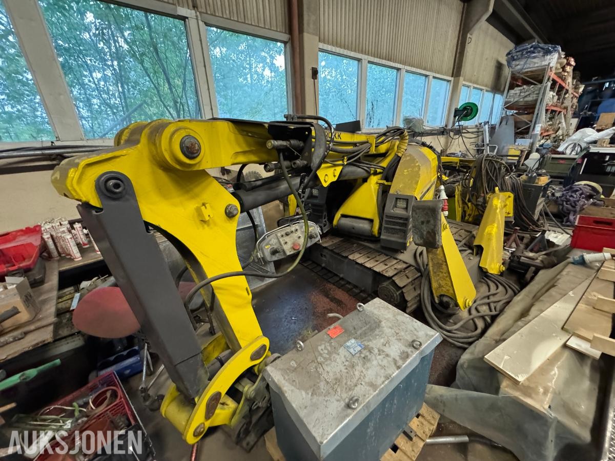 2005 Brokk 330 rivningsrobot / 1839 timer