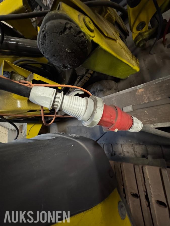 2005 Brokk 330 rivningsrobot / 1839 timer
