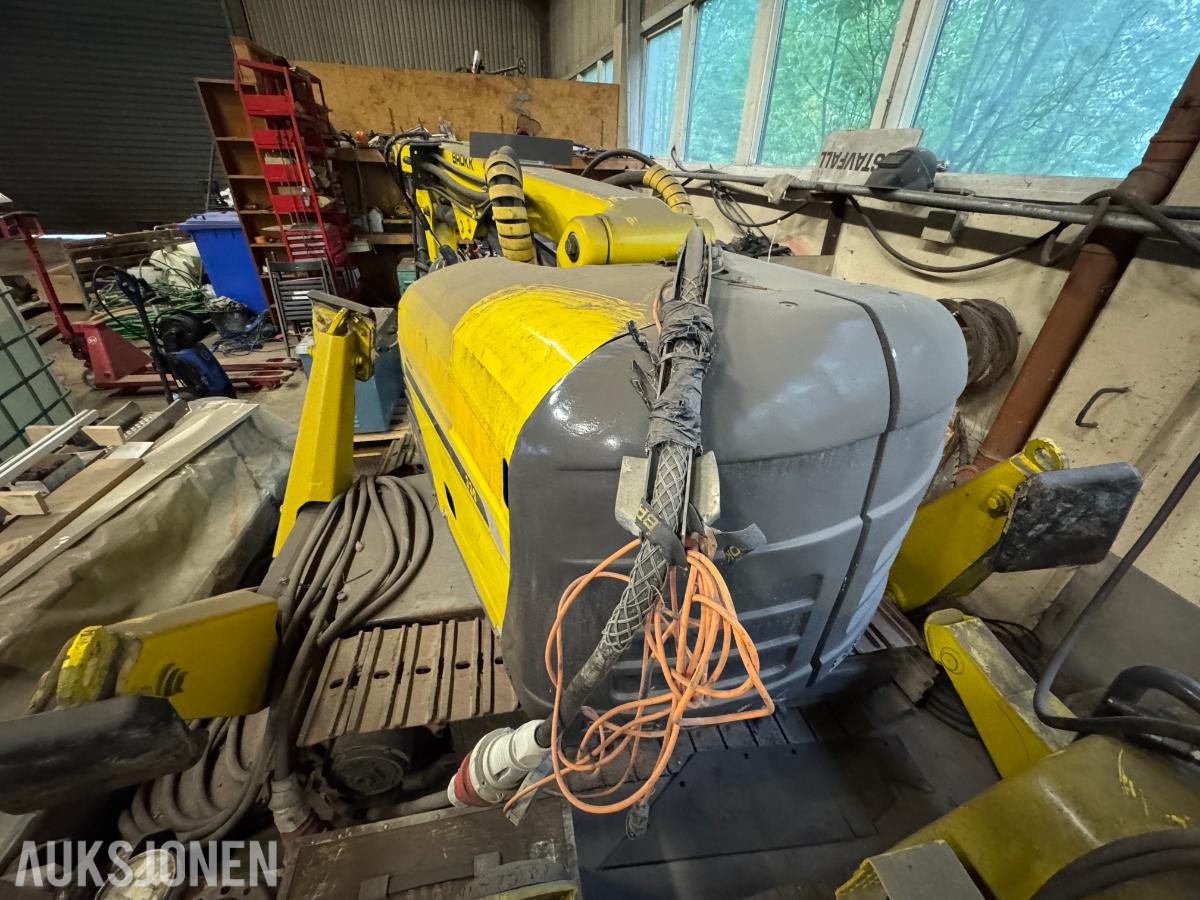 2005 Brokk 330 rivningsrobot / 1839 timer