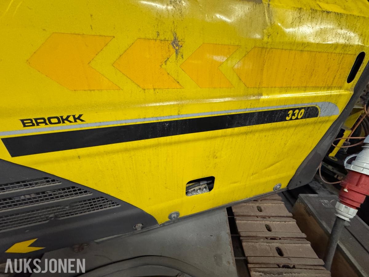 2005 Brokk 330 rivningsrobot / 1839 timer