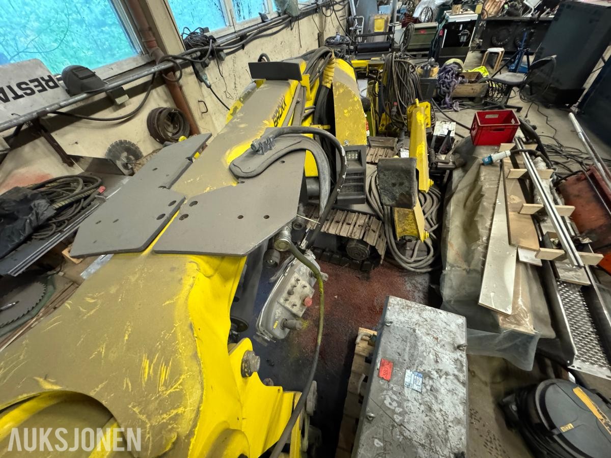 2005 Brokk 330 rivningsrobot / 1839 timer