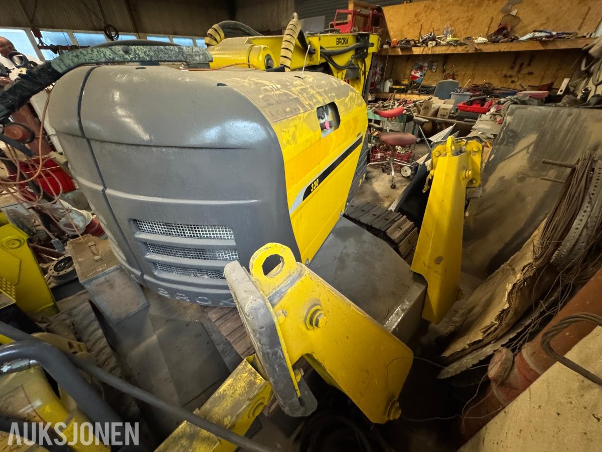 2005 Brokk 330 rivningsrobot / 1839 timer