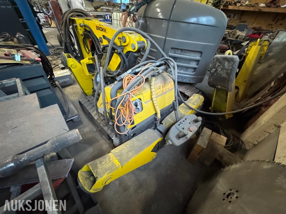 2005 Brokk 90 Rev.E rivningsrobot / 2377 timer