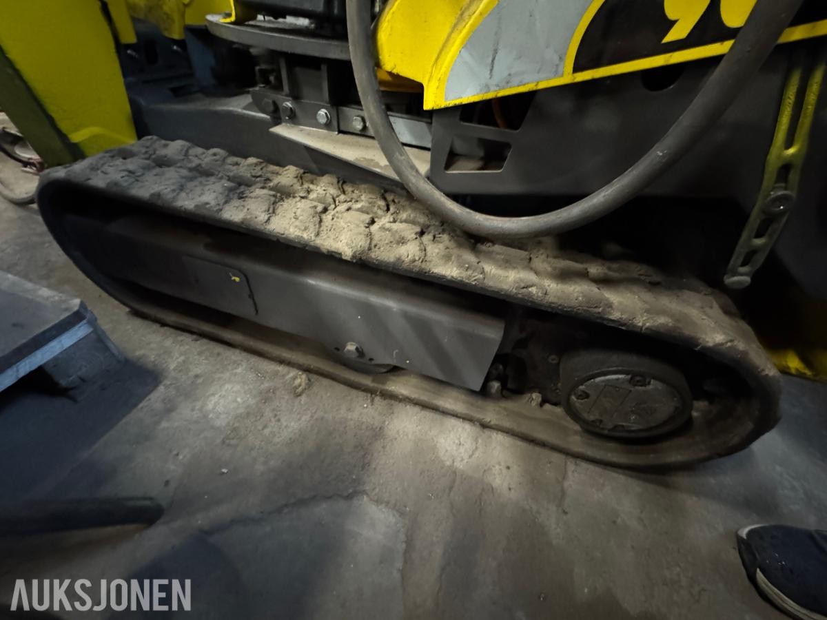 2005 Brokk 90 Rev.E rivningsrobot / 2377 timer