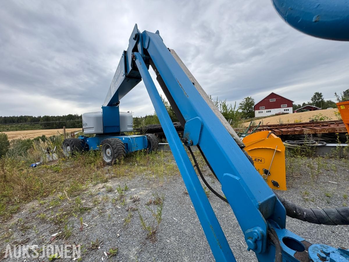 2006 Genie Z-80/60 bomlift / 4x4