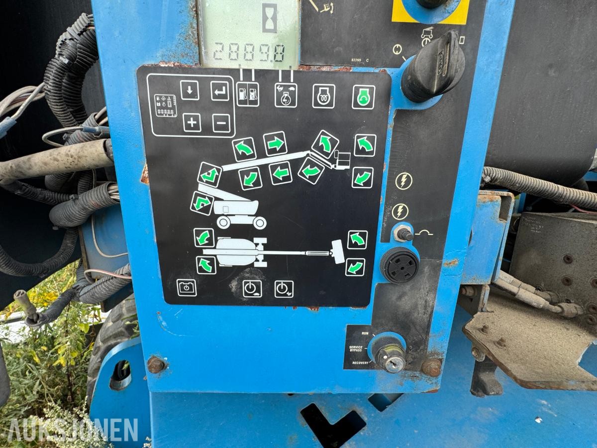 2006 Genie Z-80/60 bomlift / 4x4