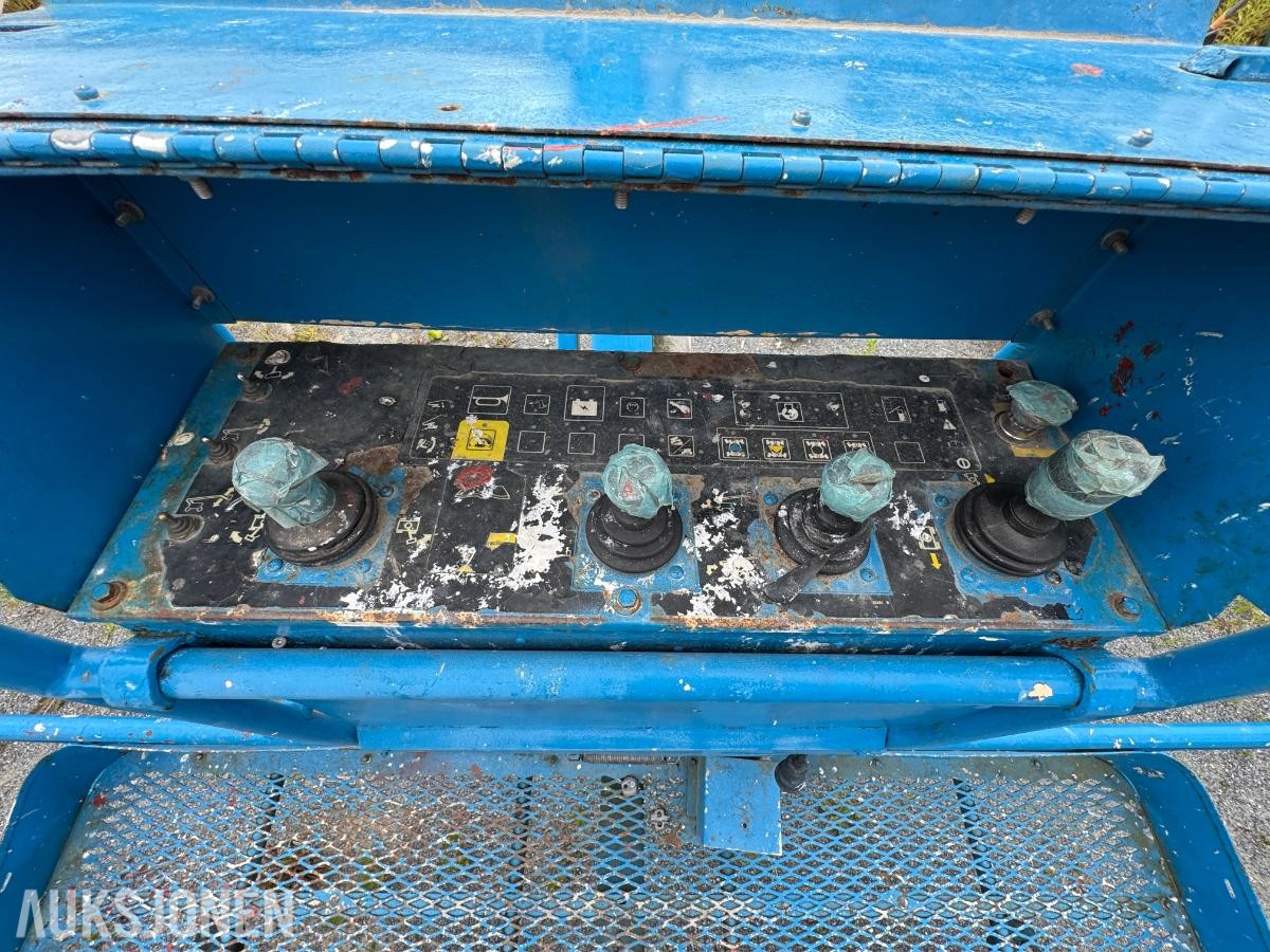 2006 Genie Z-80/60 bomlift / 4x4