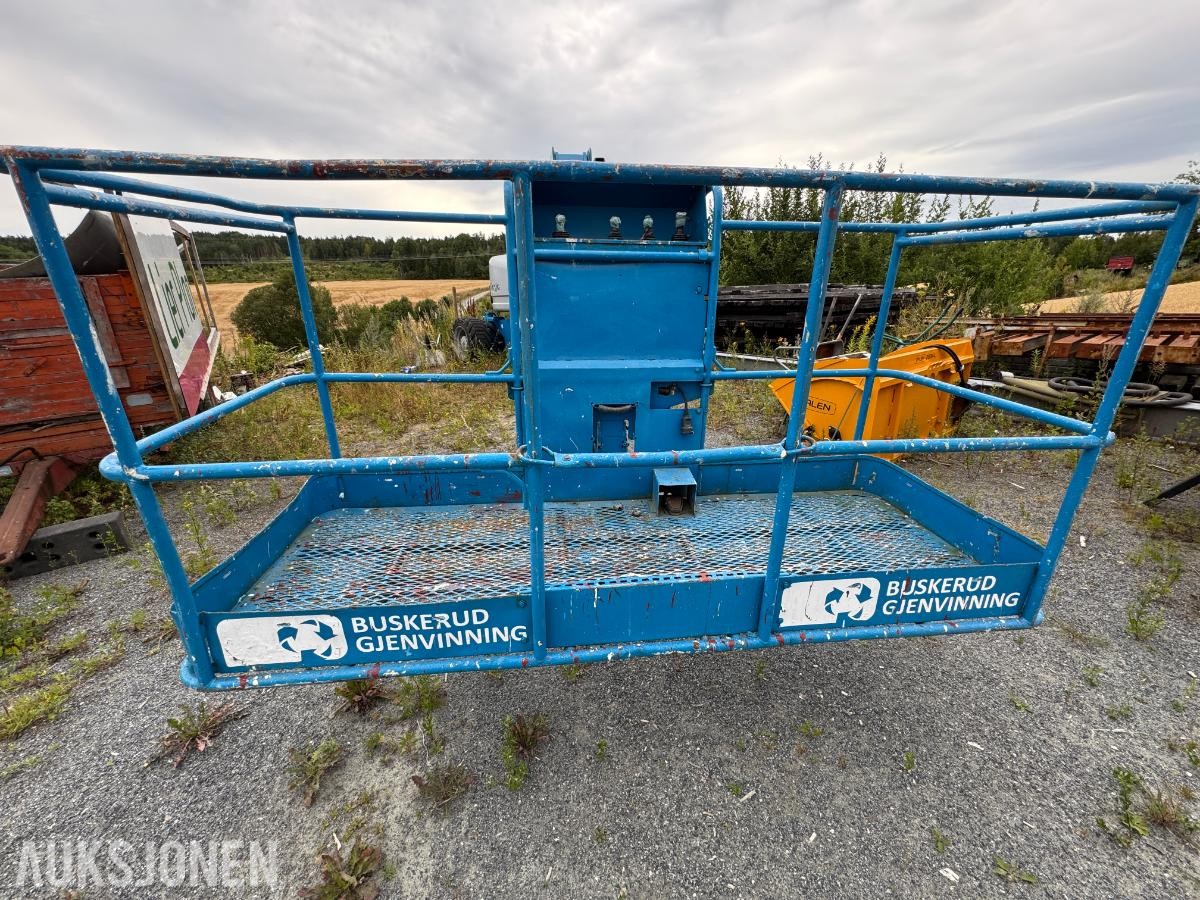 2006 Genie Z-80/60 bomlift / 4x4