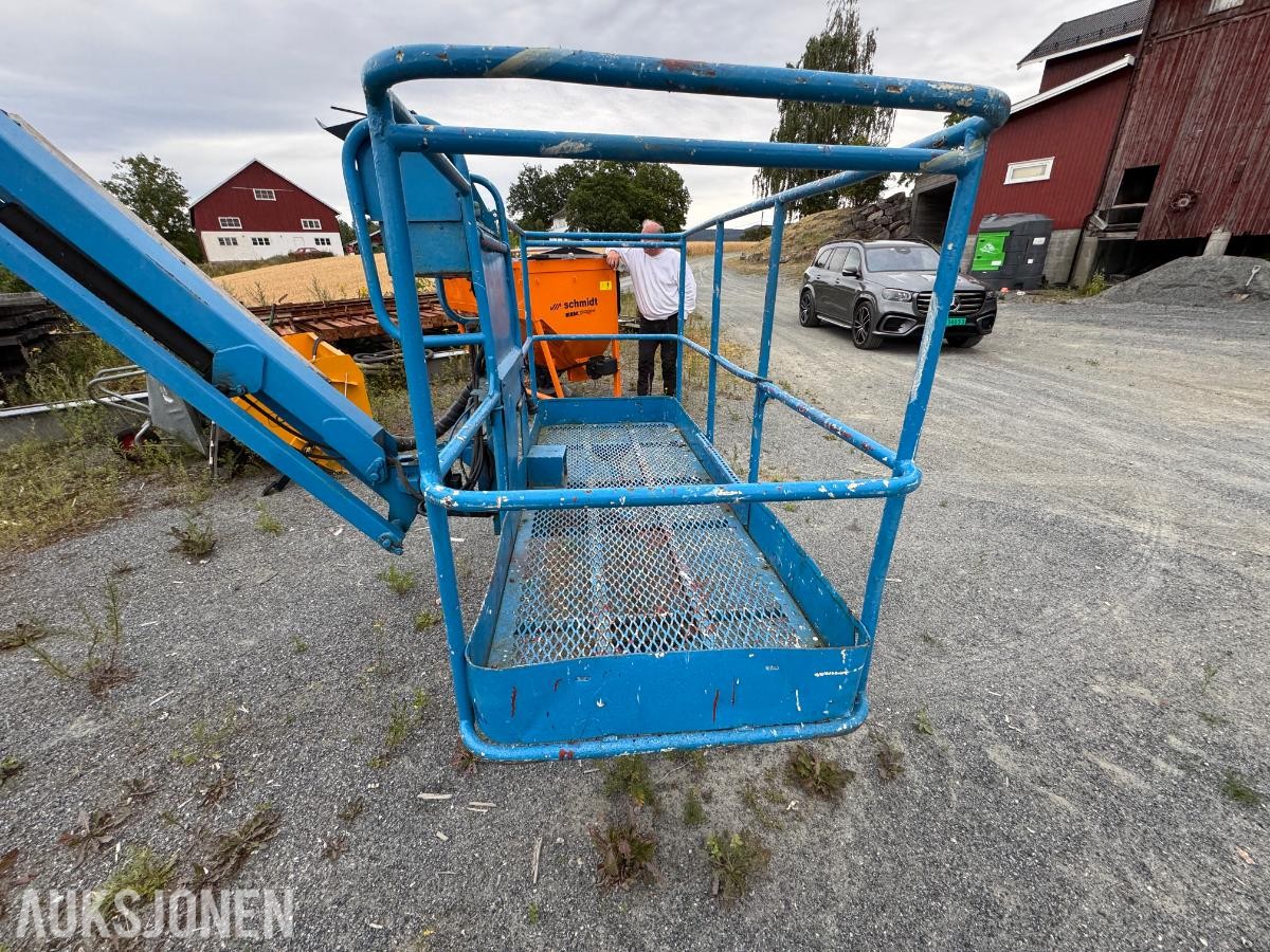 2006 Genie Z-80/60 bomlift / 4x4