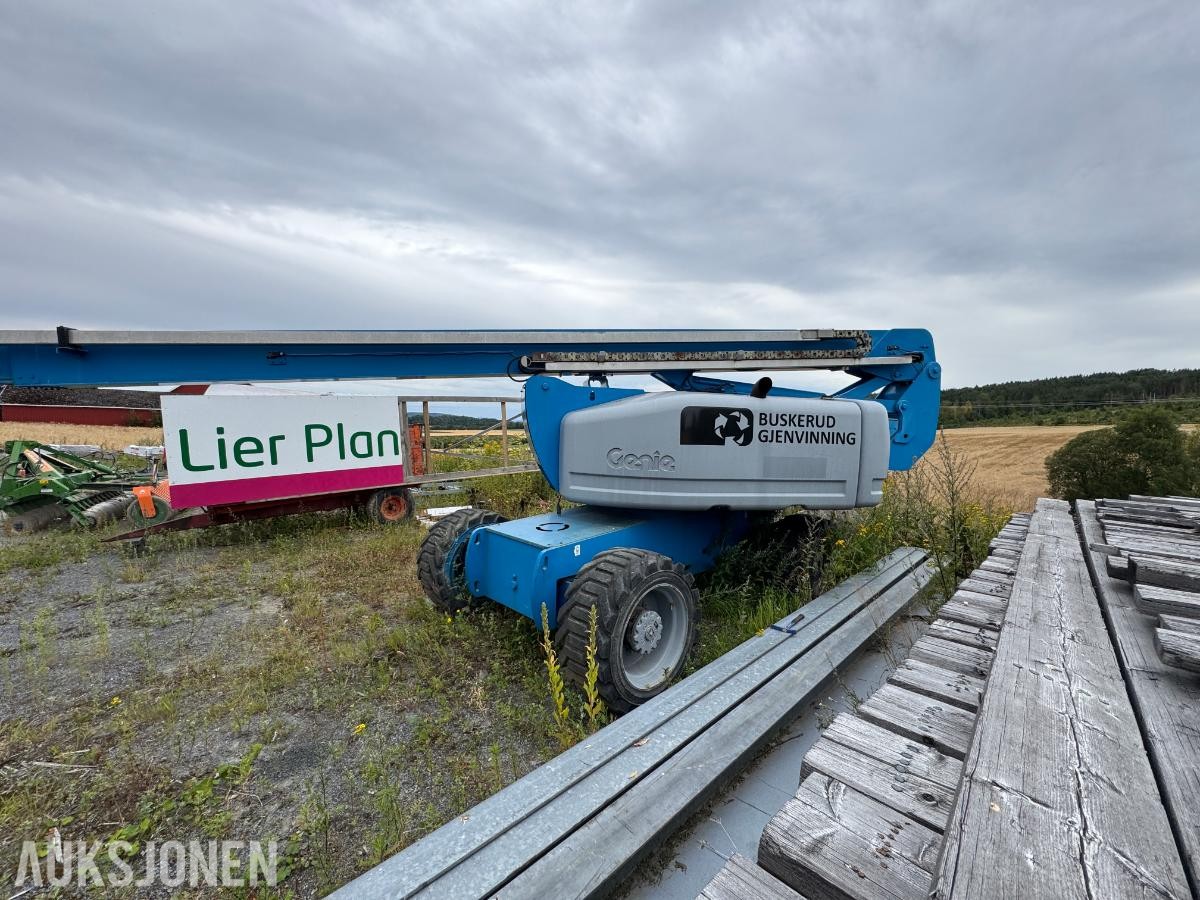 2006 Genie Z-80/60 bomlift / 4x4