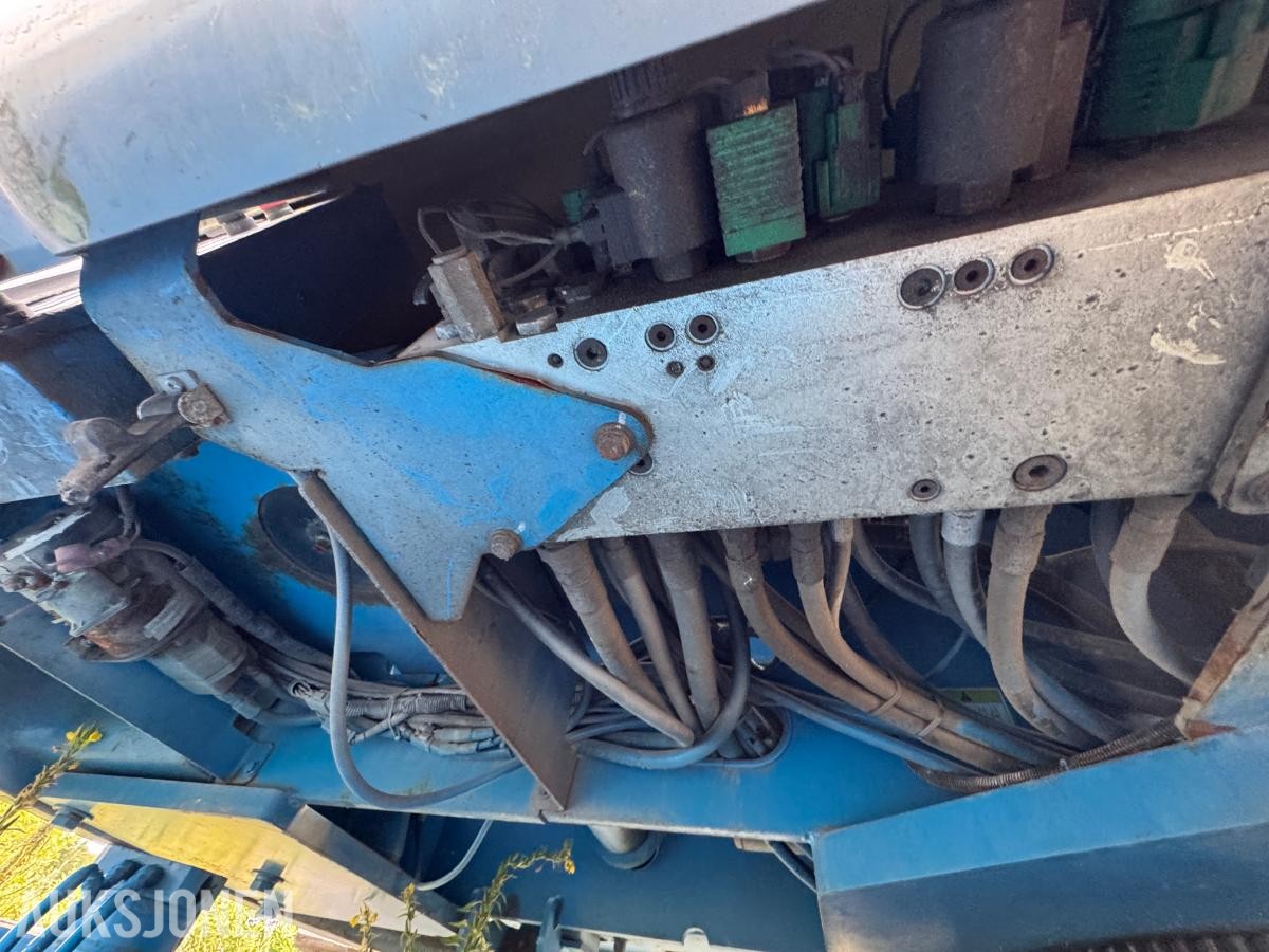 2006 Genie Z-80/60 bomlift / 4x4
