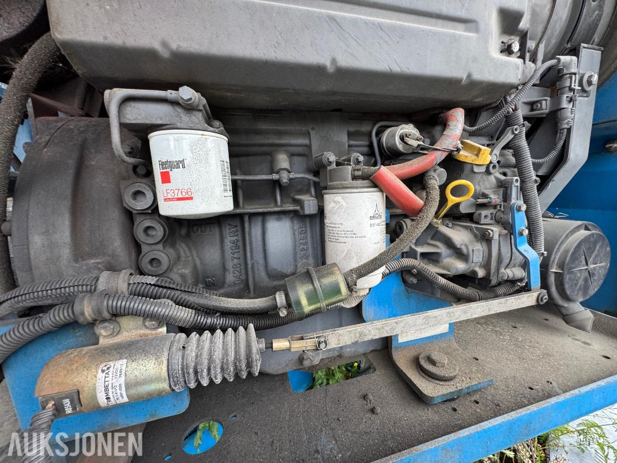 2006 Genie Z-80/60 bomlift / 4x4