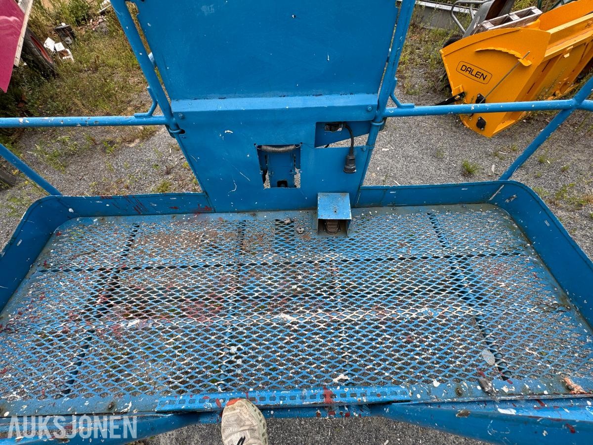 2006 Genie Z-80/60 bomlift / 4x4