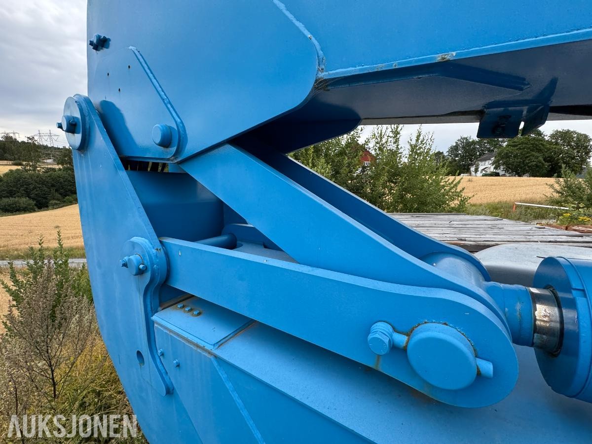 2006 Genie Z-80/60 bomlift / 4x4