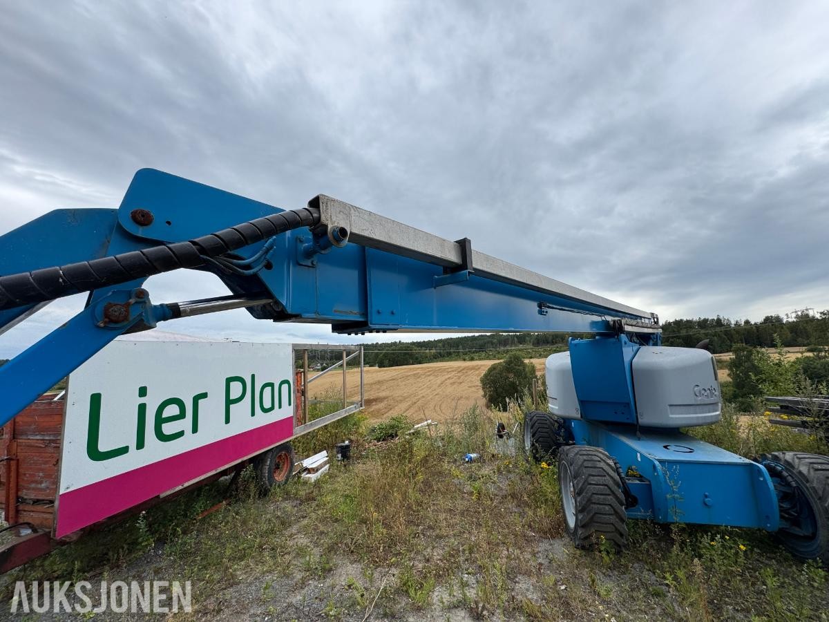 2006 Genie Z-80/60 bomlift / 4x4