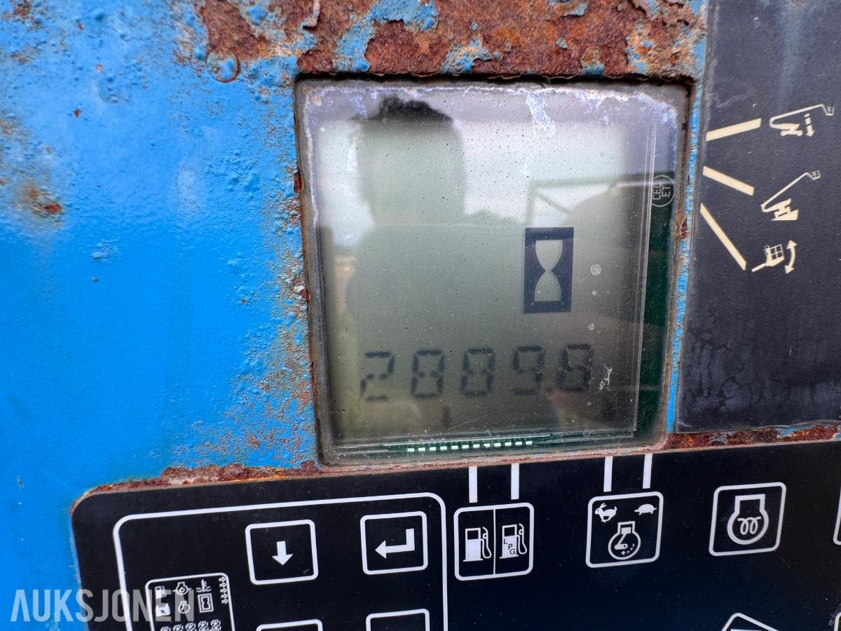 2006 Genie Z-80/60 bomlift / 4x4