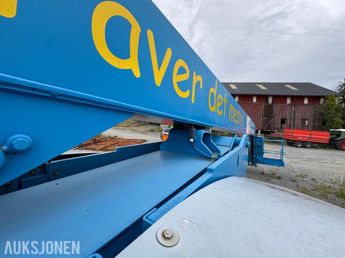 2006 Genie Z-80/60 bomlift / 4x4