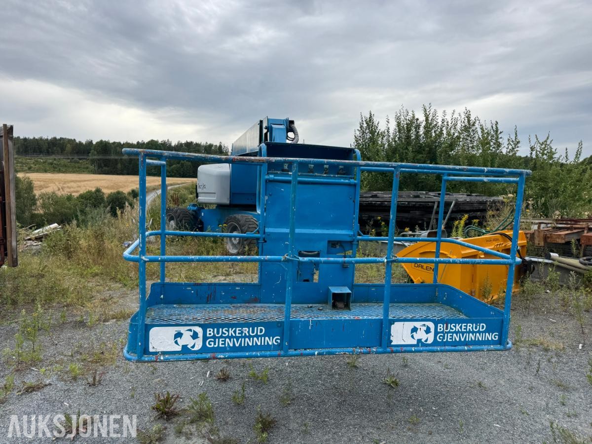 2006 Genie Z-80/60 bomlift / 4x4