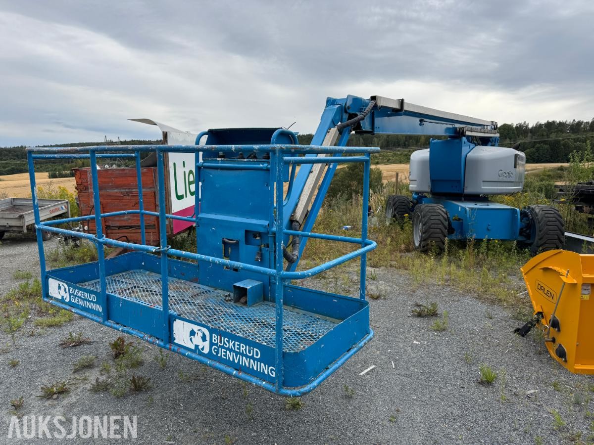 2006 Genie Z-80/60 bomlift / 4x4