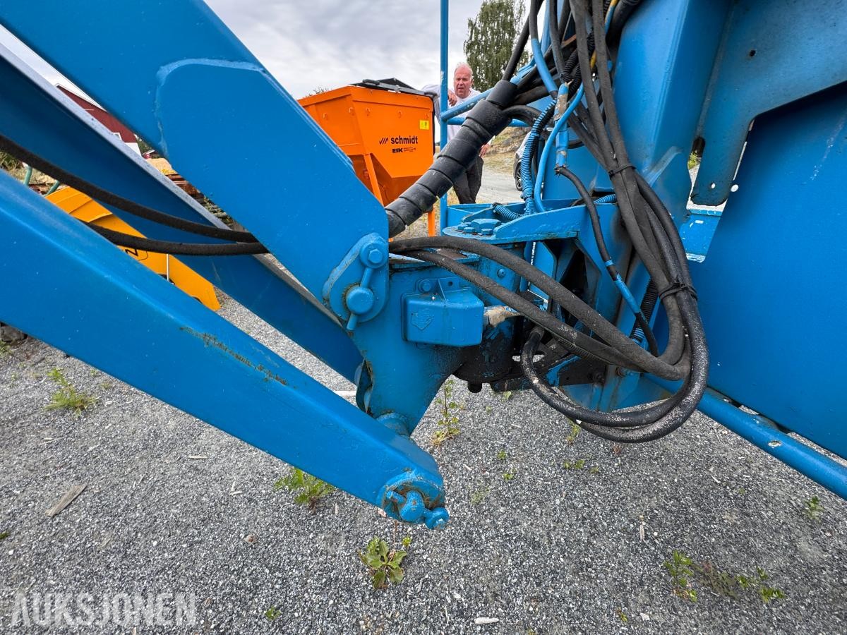 2006 Genie Z-80/60 bomlift / 4x4
