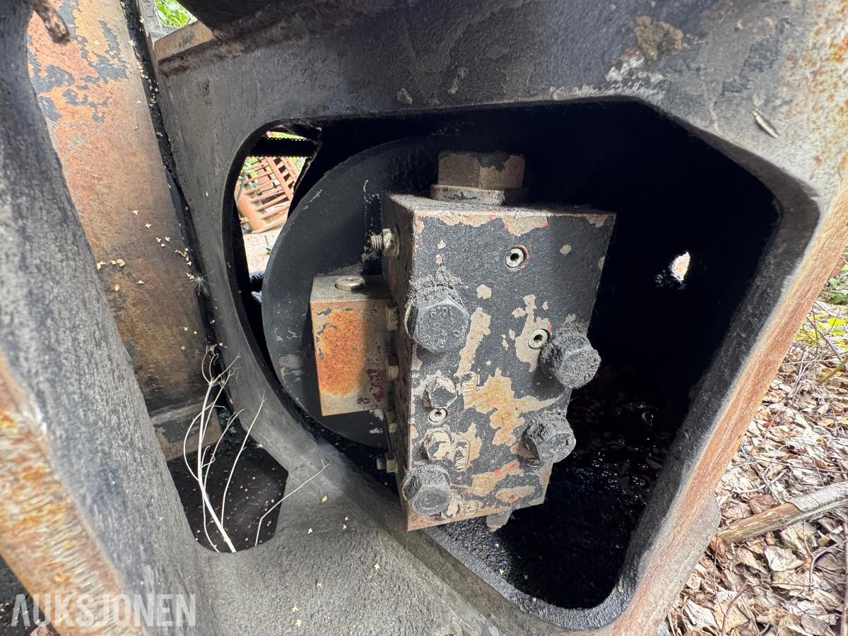 Cat MP20 stålsaks med OilQuick 70