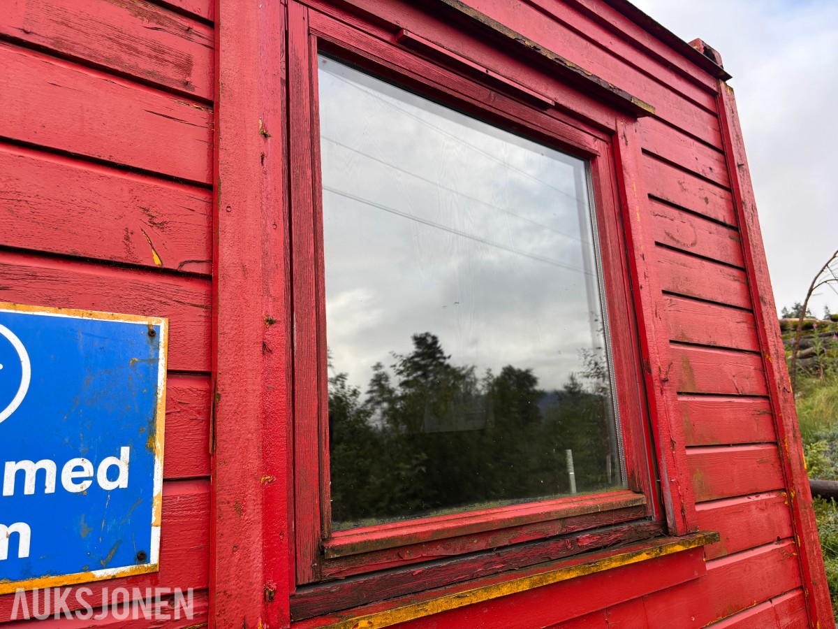 Spisebrakke med krokramme – spiserom og kontor