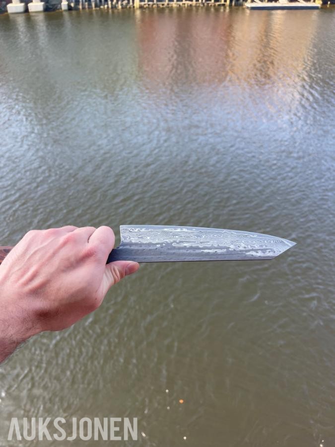 48 TIMERS AUKSJON - Senko Damaskus Kiritsuke + Sashimi-kniv