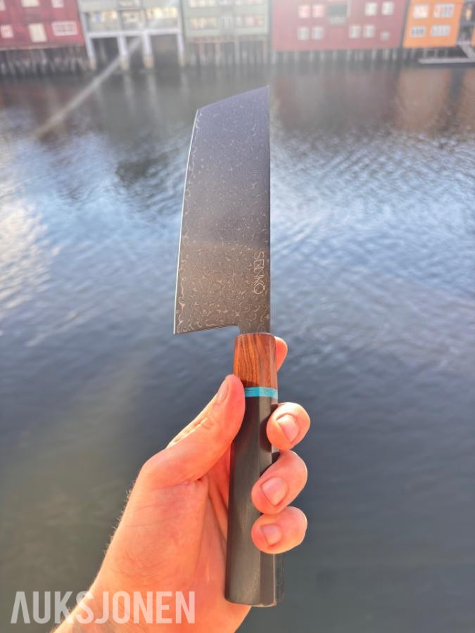48 TIMERS AUKSJON - Senko 67-lags Damascus 2-delt knivsett + Sashimi-kniv