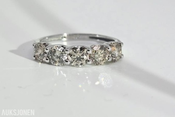 1.88CT ALLIANSE DIAMANTRING I 14K GULL. HELT NATURLIGE DIAMANTER! TAKSTBREV OG SERTIFIKAT!
