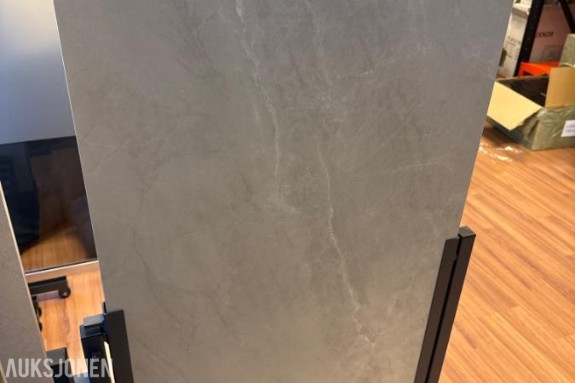 49 m2 ( kvadrat) kvalitets fliser etter overskudd av stort prosjekt! yc01