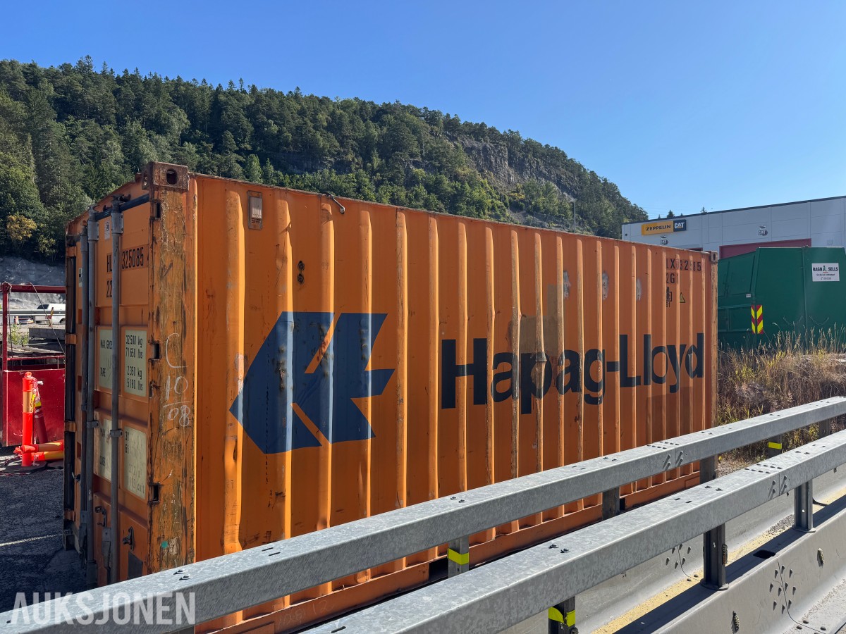 2005 20 FOTS LAGERCONTAINER INNREDET MED LYS OG HYLLER