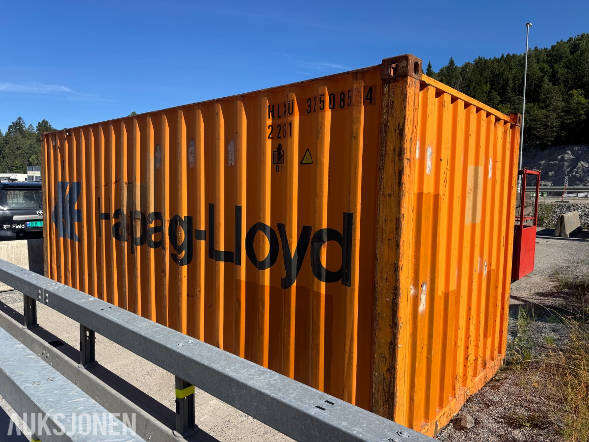 2005 20 FOTS LAGERCONTAINER INNREDET MED LYS OG HYLLER