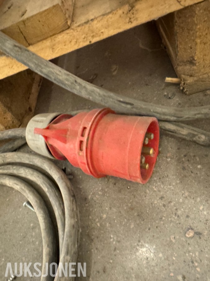 CHICAGO PNEUMATIC LT270 KOMPRESSOR – 270 L – 7,5 HK